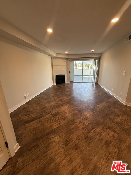 Foto del edificio - 7660 Beverly Blvd