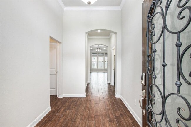 Building Photo - 18911 Cypress Bay Dr