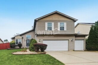 Building Photo - 5317 Meadowbrook St