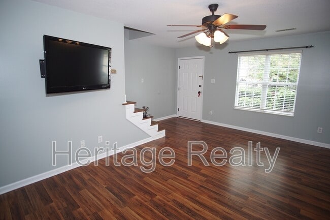 Photo - 818 Coleville Way House