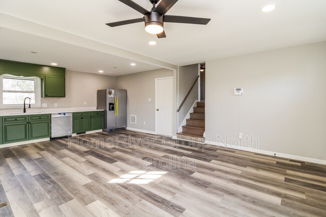 Building Photo - 5561 Remington Point Dr