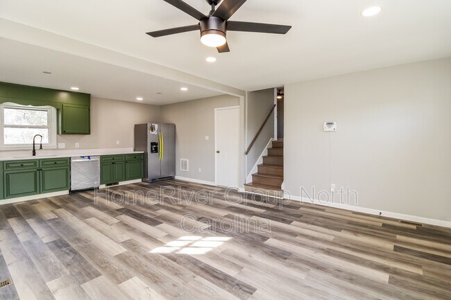 Foto del edificio - 5561 Remington Point Dr