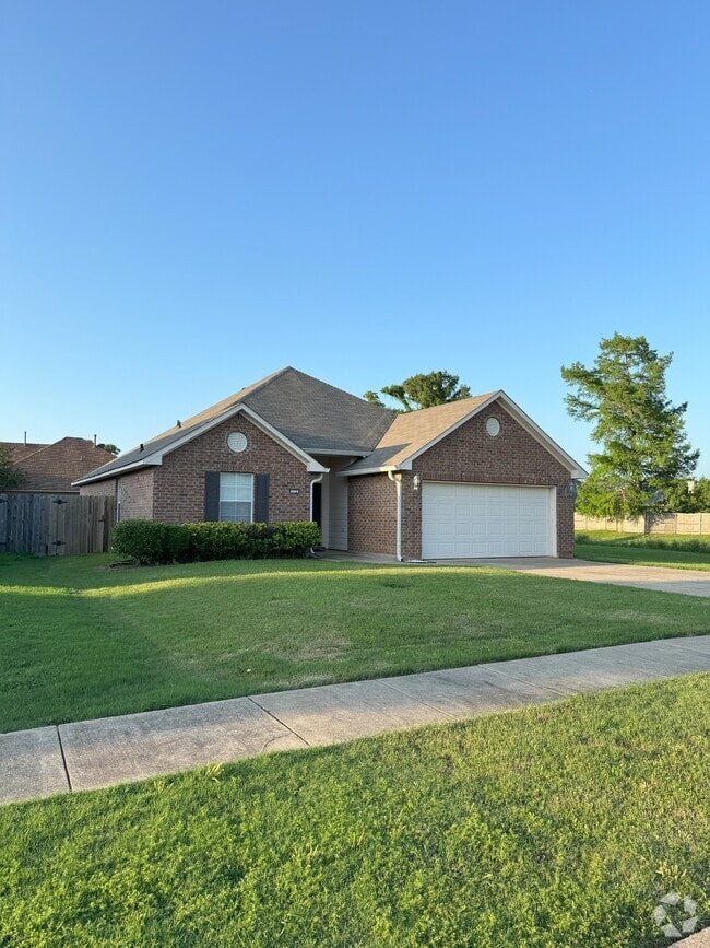 Building Photo - 372 Gaston Ln
