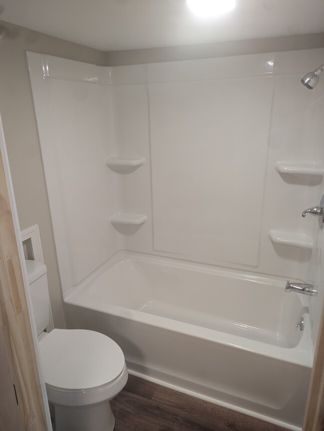 Freshly remodeled bathroom - 616 N Canal Ave