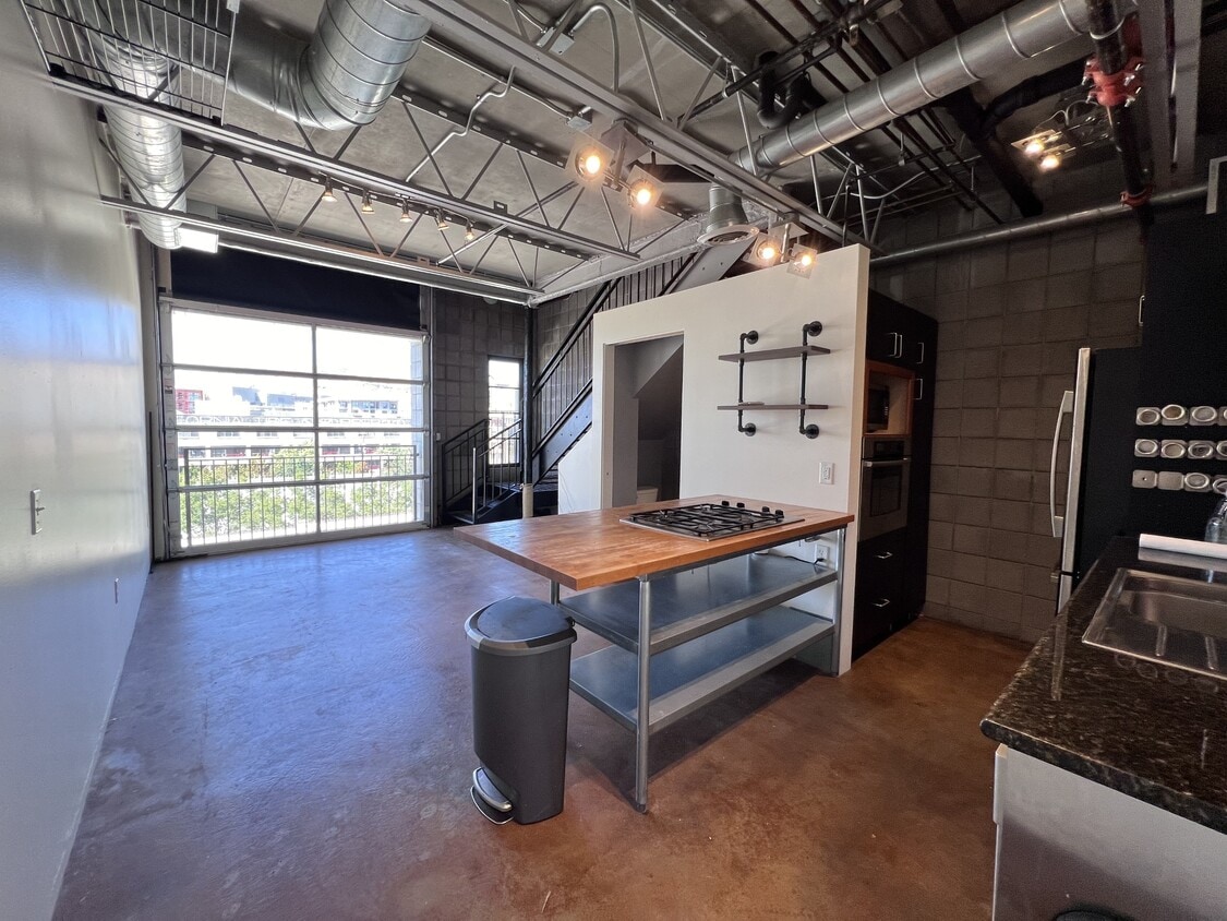 Photo - 360 W 300 S (Salt Lake City, UT)