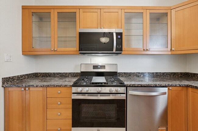 Foto del edificio - 5955 N Winthrop Ave