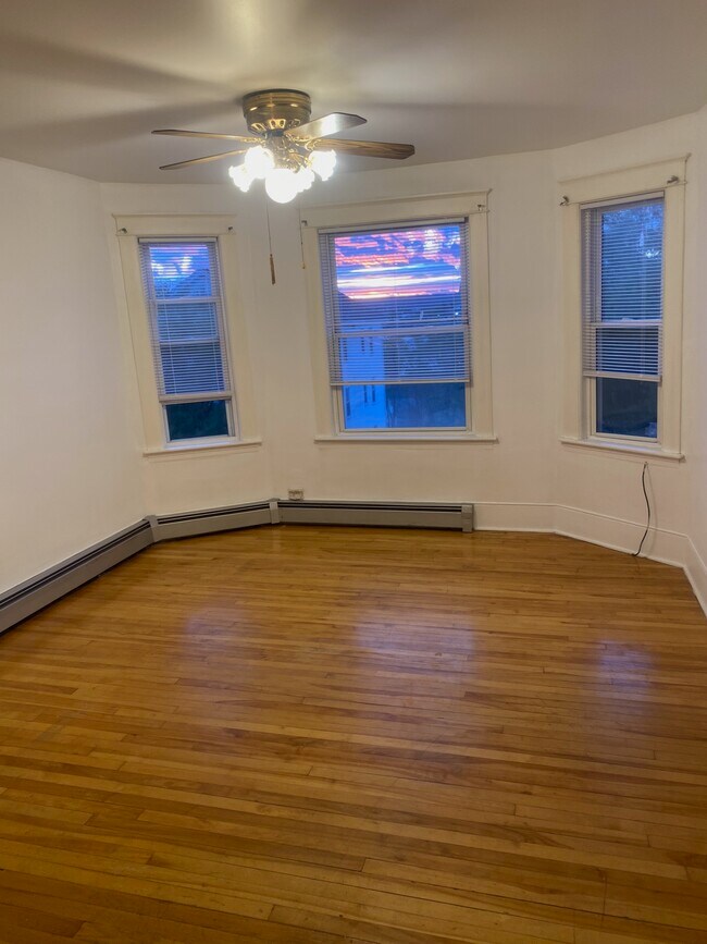 Foto del edificio - 89 Sterling St