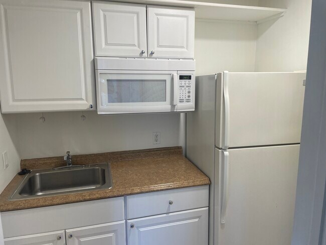 Foto del edificio - 10577-10579 Ashton Ave