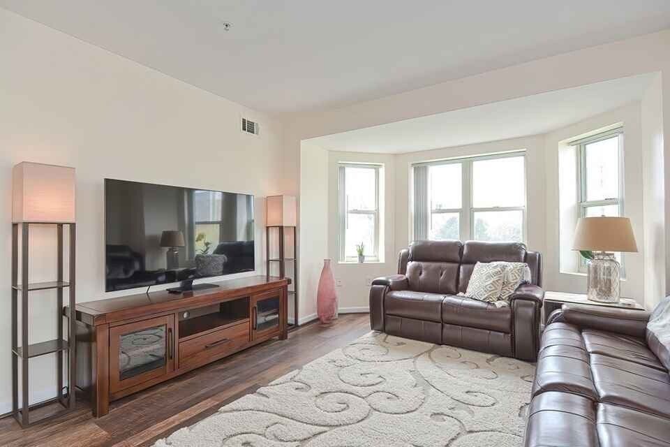 Foto principal - 1 Cityview Ln