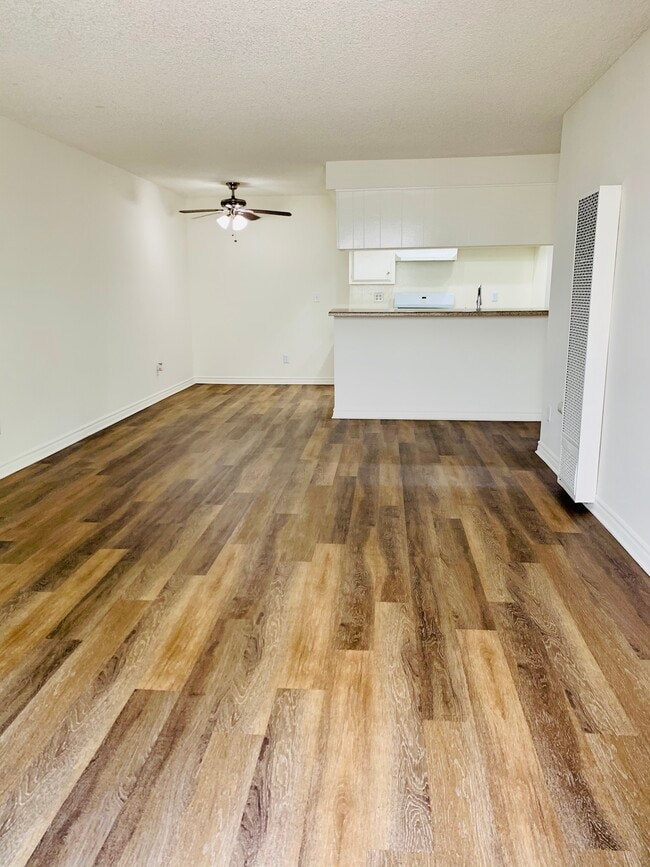 Building Photo - Casa Fortin Apartments