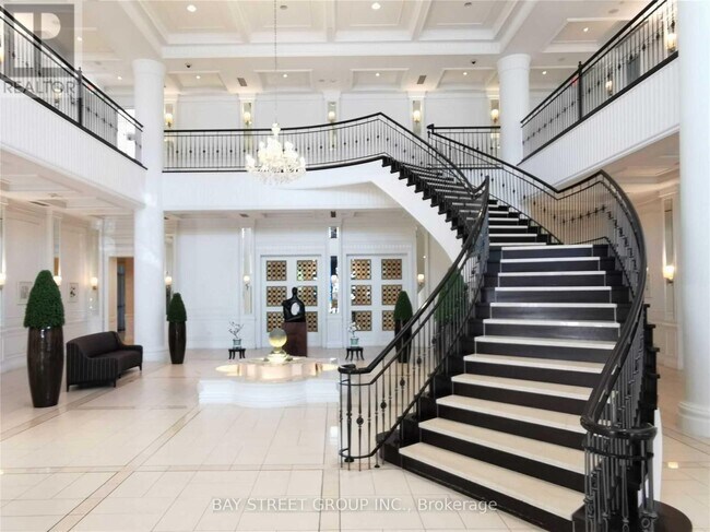 Building Photo - 15 Greenview Ave