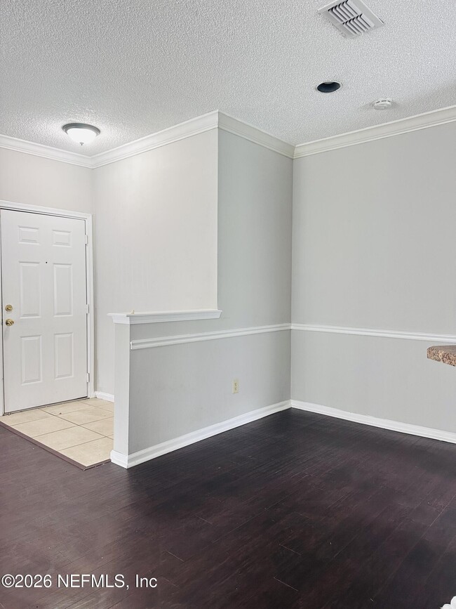 Building Photo - 3938 Hendricks Ave