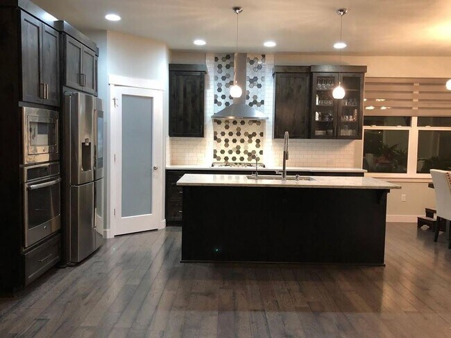 Building Photo - Amazing South Richland Home for Rent