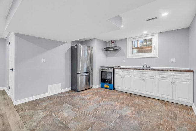 Building Photo - 50 Elginfield Dr
