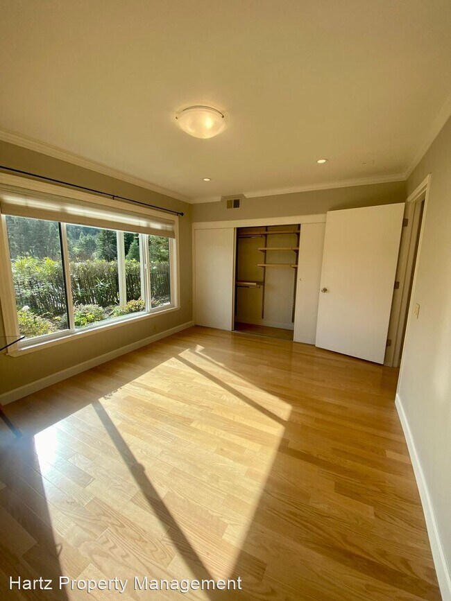 Building Photo - 2 br, 1 bath House - 1325 Running  Springs...