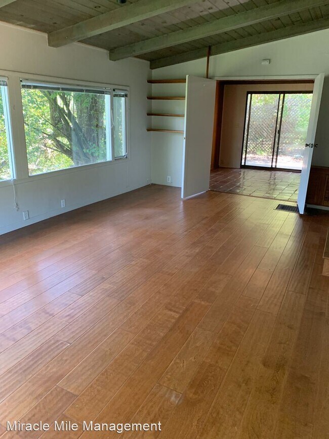Building Photo - 1030 Meadowsweet Dr