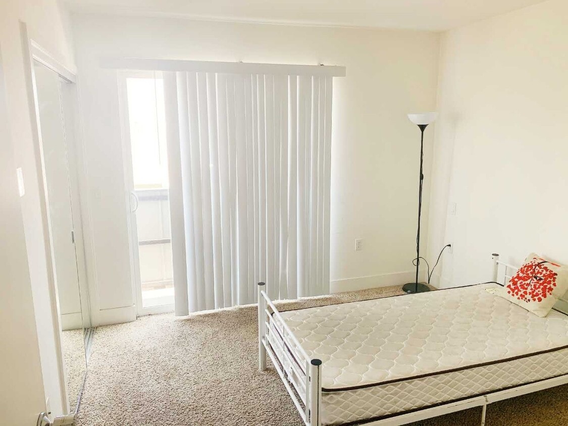 1536 Beloit Avenue, Unit PHY Smart Room 2 Condo for Rent in Los