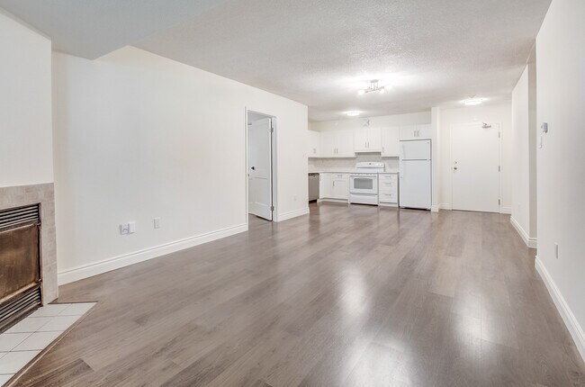 Building Photo - 15 Hofstetter Ave