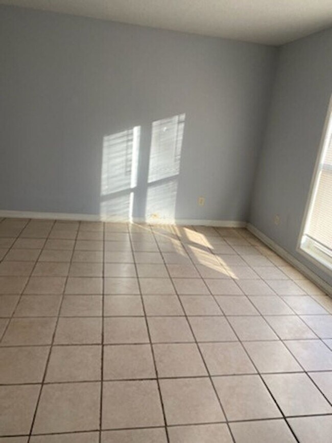 Foto del edificio - 6015 Warm Springs Ct