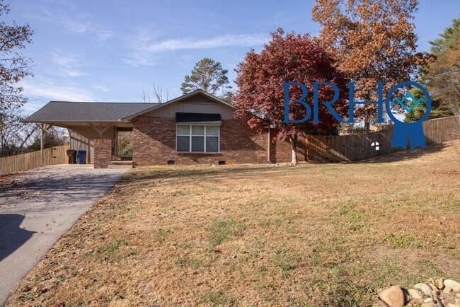 Building Photo - 501 Idlewood Ln