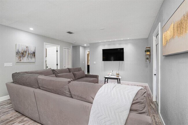 Foto del edificio - 3012 N Highland Ave