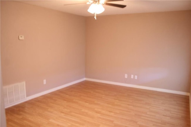 Building Photo - 328 Sea Isle Dr