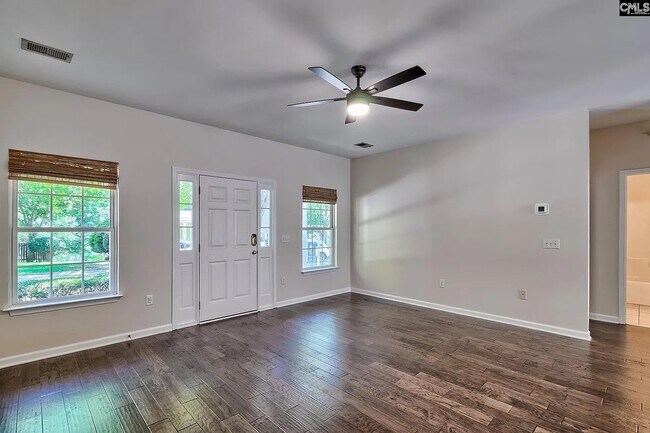 Foto del edificio - 389 Northwood St