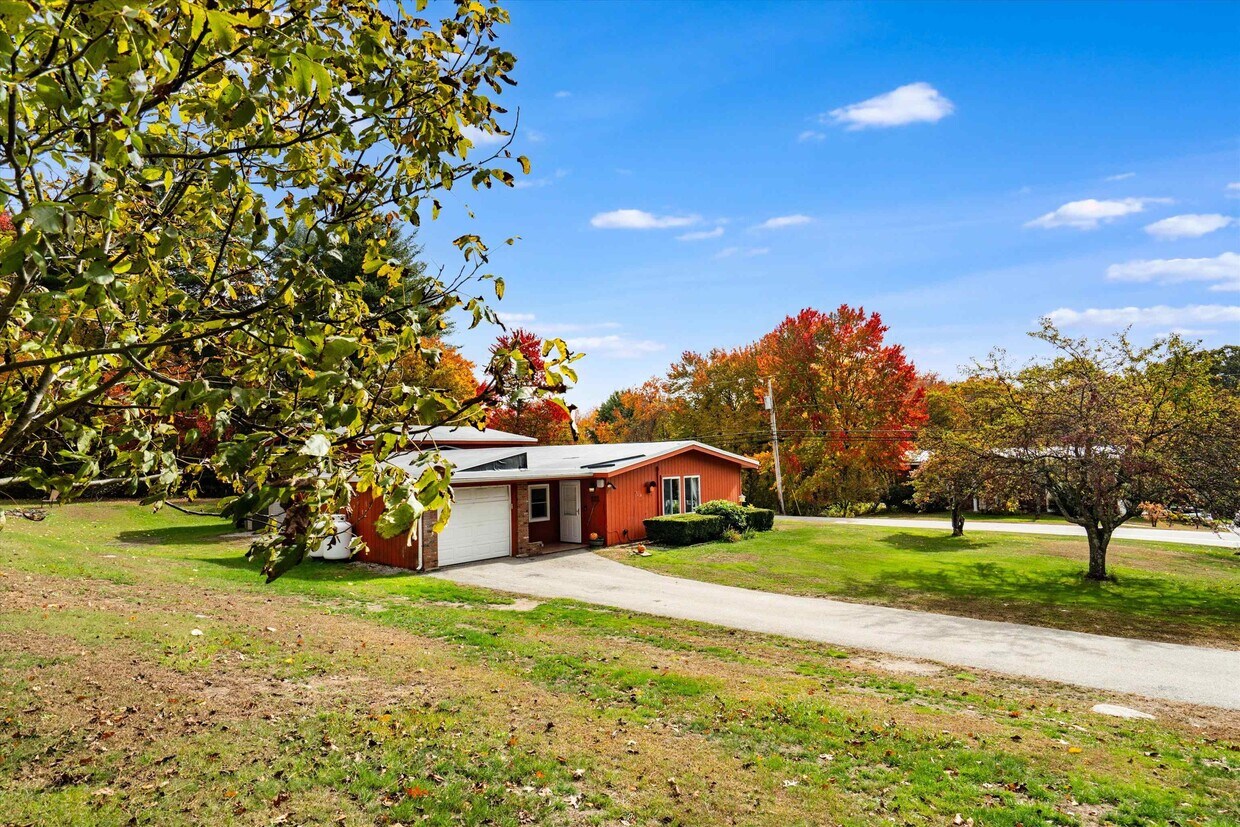 Primary Photo - 1 Johns Dr