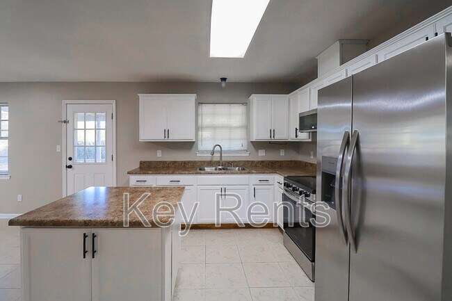 Foto del edificio - 3418 S Blue Angel Pkwy