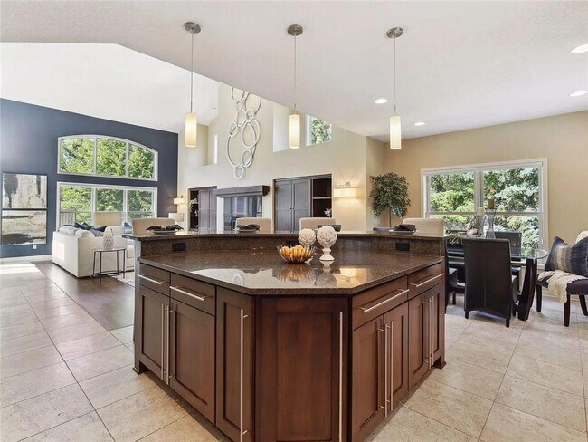 Foto del edificio - 6484 Ivy Way