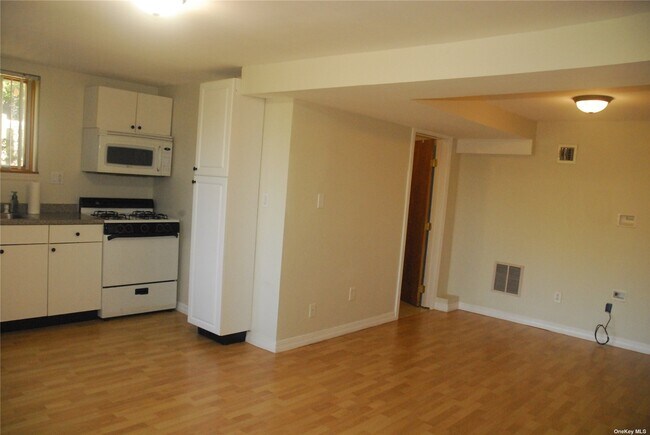 Foto del edificio - 80 Harbor Beach Rd