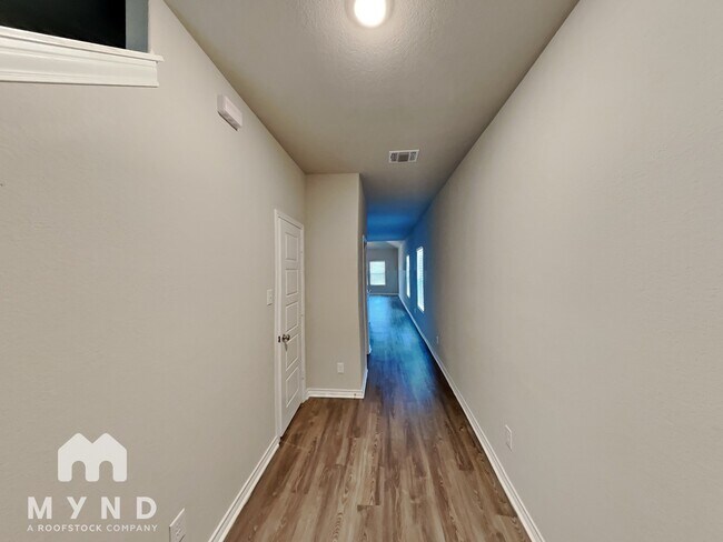Building Photo - 6327 Sycamore Run