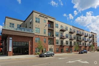 Building Photo - Iron City Lofts