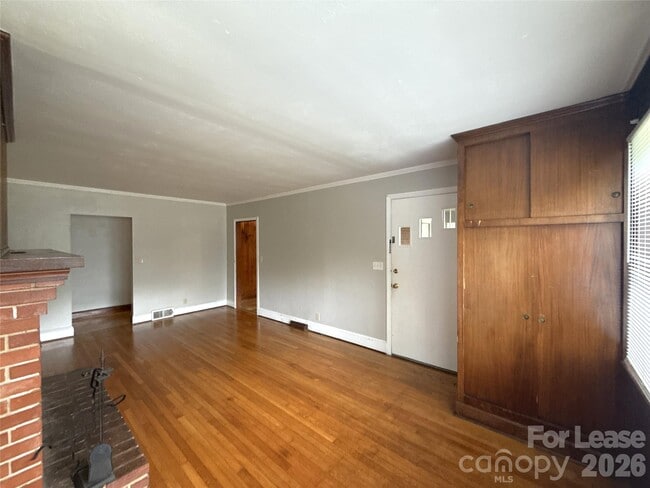 Building Photo - 2000 Weststone Dr
