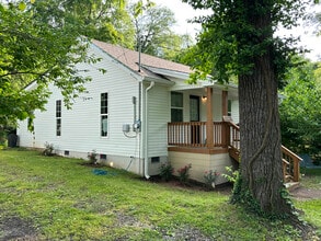 Building Photo - 1128 Commerce St