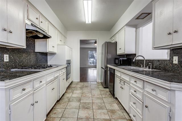 Building Photo - 7621 Dentcrest Dr