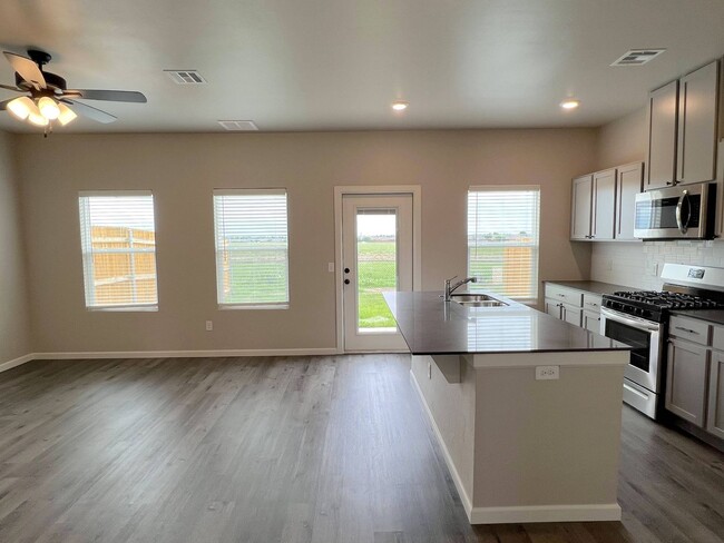 Building Photo - New Townhome Community at the Villas of Pe...