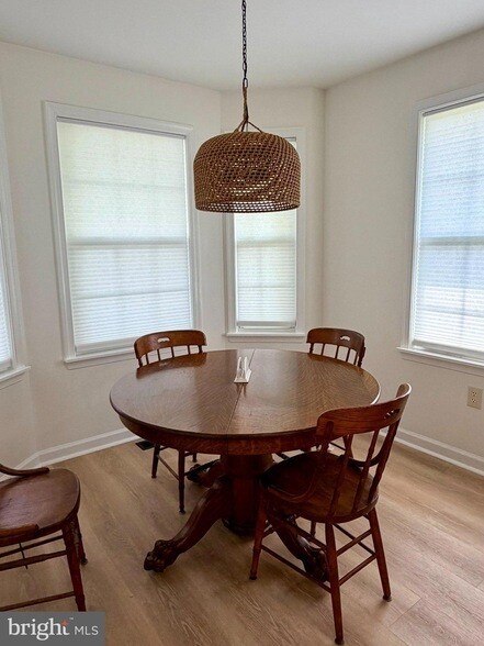 Foto del edificio - 113 Loganberry Ln