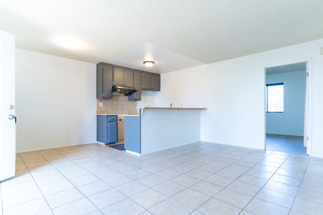 Building Photo - 450 N Coronado St