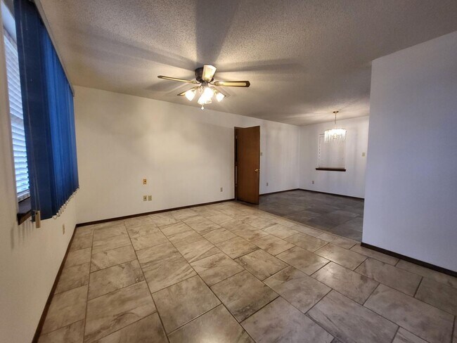 Building Photo - Great home on a corner lot