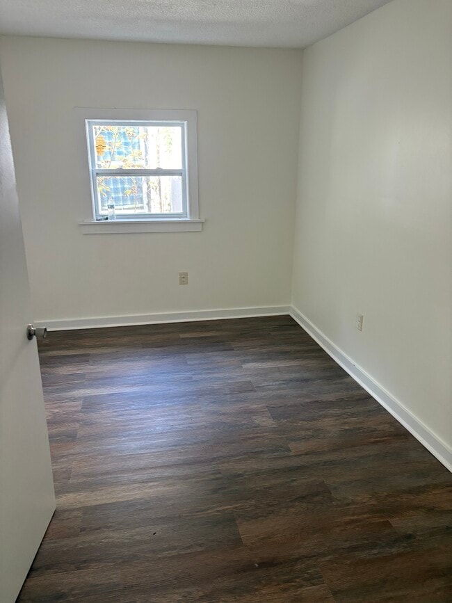 Building Photo - 617 W 41st St