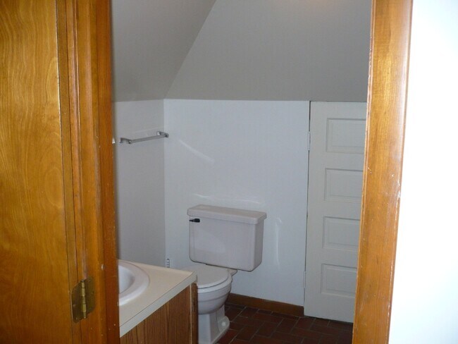 Building Photo - 736 S Forest Ave