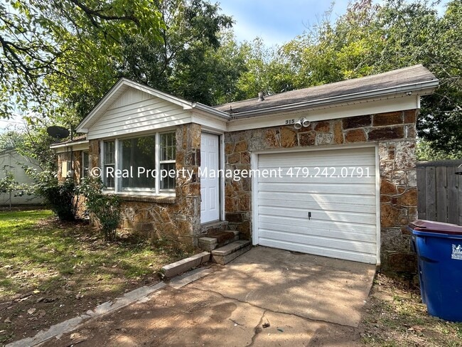 Building Photo - 315 N 41st St