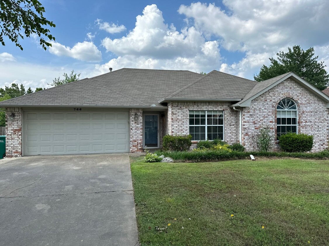 Primary Photo - Available June 1st! 3-Bedroom, 2-Bathroom ...