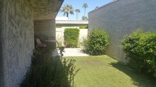 Building Photo - 1111 E Ramon Rd