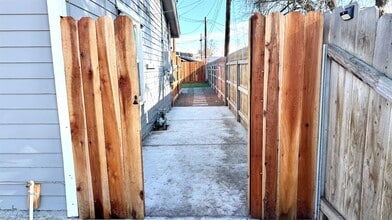 Building Photo - 10851 Hamill St