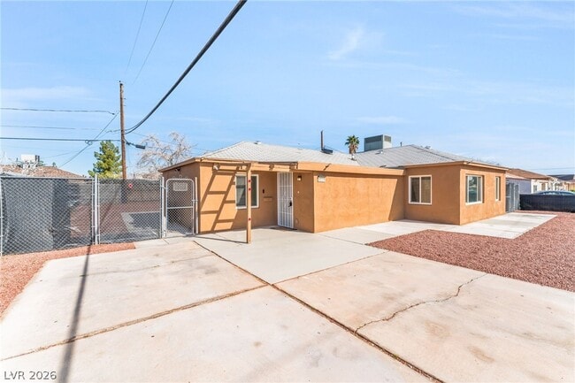 Foto del edificio - 4218 Fulton Pl