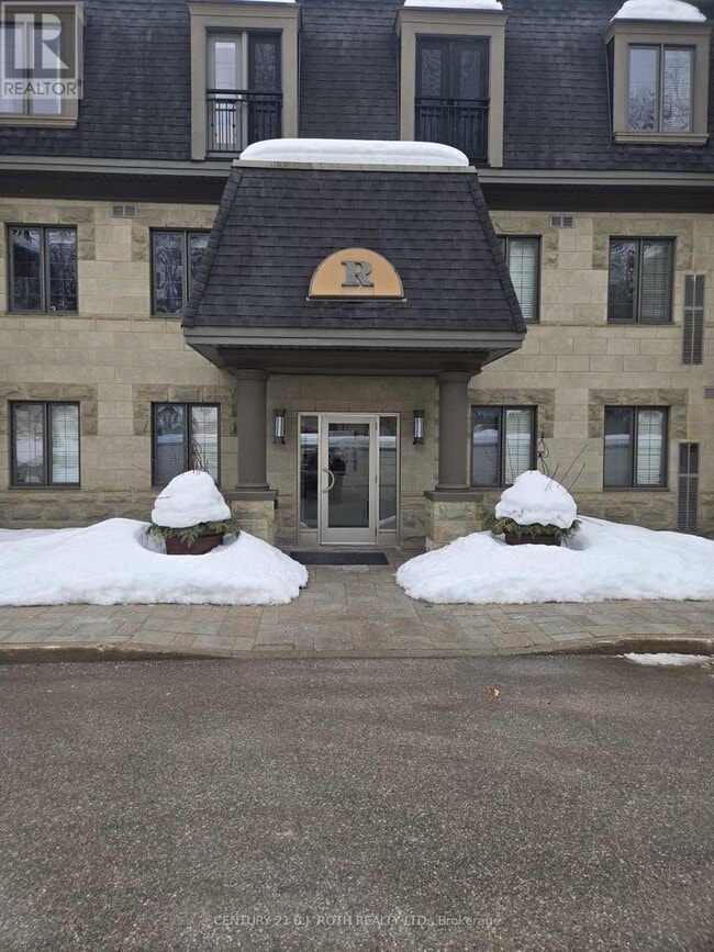 Photo du bâtiment - 200 Collier St