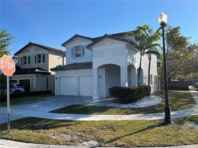 Photo - 349 NE 36th Terrace House