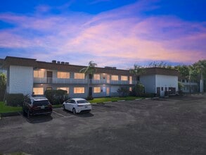 Building Photo - 2878 Donnelly Dr